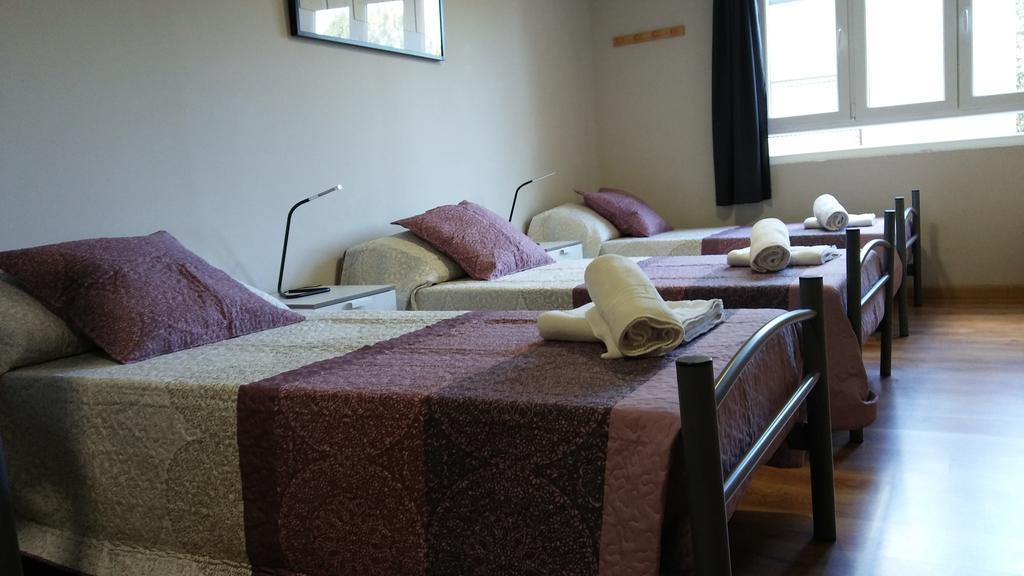 Alma Del Camino - Rooms & Albergue Саррія Екстер'єр фото