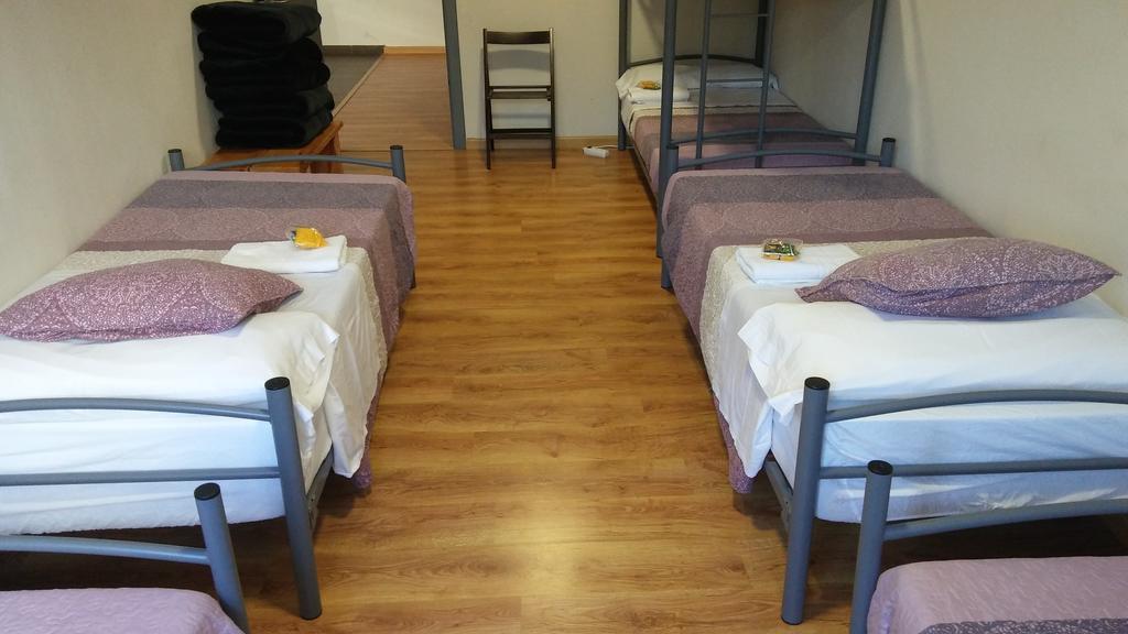 Alma Del Camino - Rooms & Albergue Саррія Екстер'єр фото
