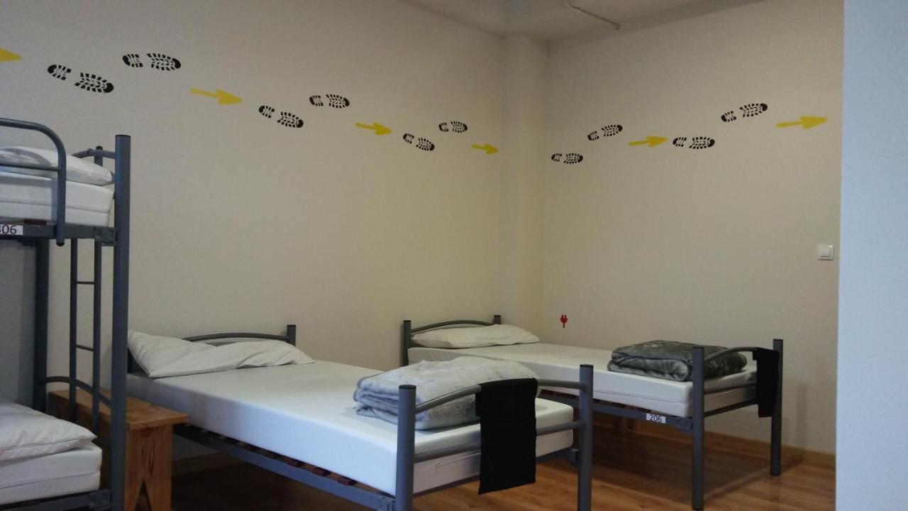 Alma Del Camino - Rooms & Albergue Саррія Екстер'єр фото